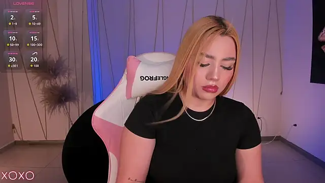 Snapshot of SamanthaKlein_ chatting on November 21, 2025, 12:54 am SamanthaKlein online show from November 21, 2025, 12:54 am