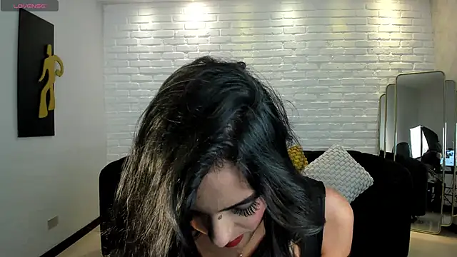 VictoriaMilan  online show from January 16, 2025, 8:03 pm