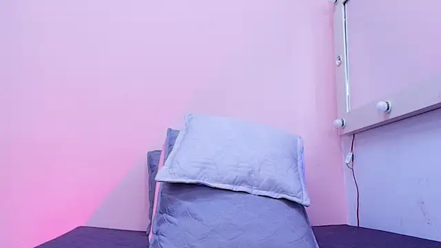 kendal rossi online show from September 14, 2025, 12:04 pm