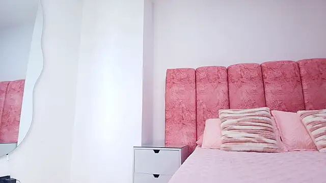 kendal rossi online show from November 29, 2025, 12:08 pm