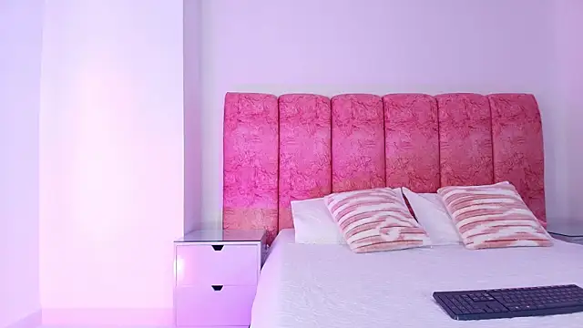 kendal rossi online show from December 5, 2025, 12:03 pm