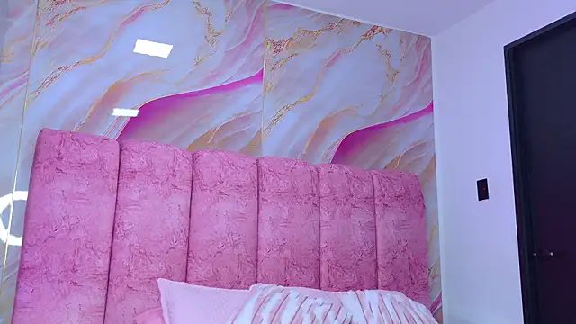 kendal rossi online show from March 26, 2026, 12:00 pm