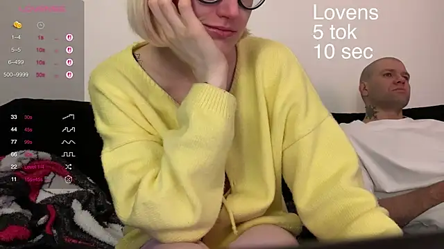 Snapshot of Sexy_Sweets chatting on October 14, 2025, 2:51 pm Sexy Sweets online show from October 14, 2025, 2:51 pm