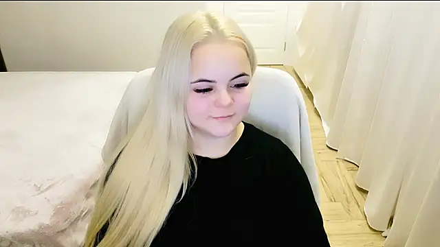 lovely-eyes online show from December 8, 2024, 11:51 pm