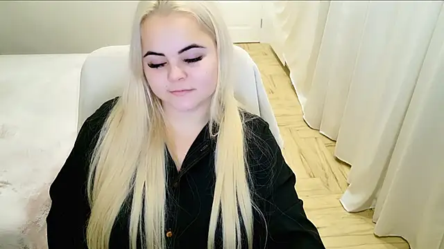 lovely-eyes online show from December 12, 2024, 4:48 am