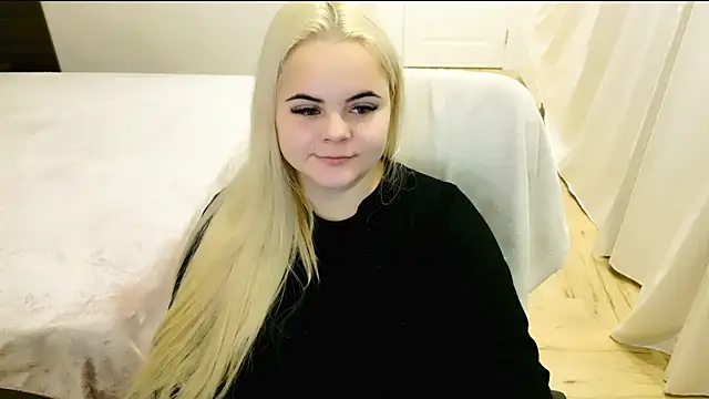 lovely-eyes online show from December 15, 2024, 11:31 pm