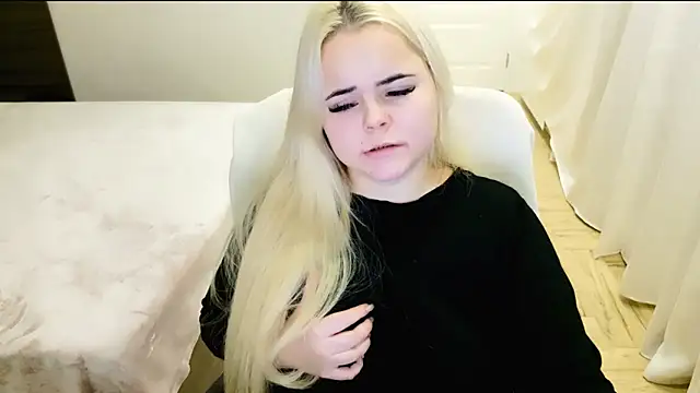 lovely-eyes online show from December 28, 2024, 10:44 pm