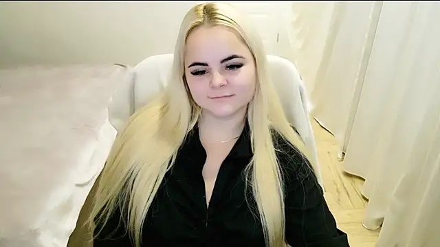 lovely-eyes online show from February 1, 2025, 11:06 pm