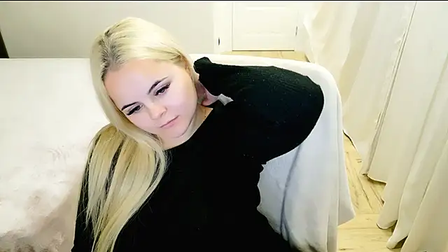 lovely-eyes online show from March 19, 2025, 12:37 am