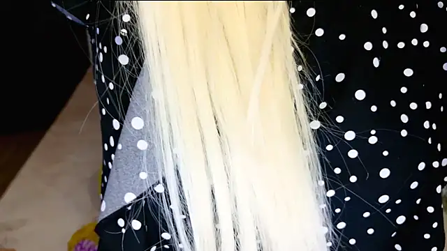 lovely-eyes online show from March 4, 2026, 6:14 pm