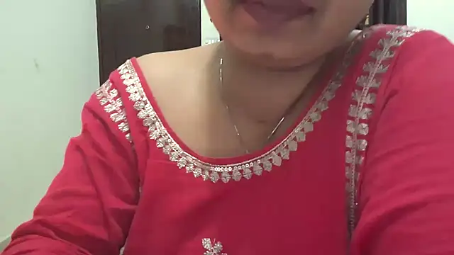 Snapshot of Gulaboo_bhabi chatting on January 22, 2025, 11:43 pm Gulaboo bhabi online show from January 22, 2025, 11:43 pm