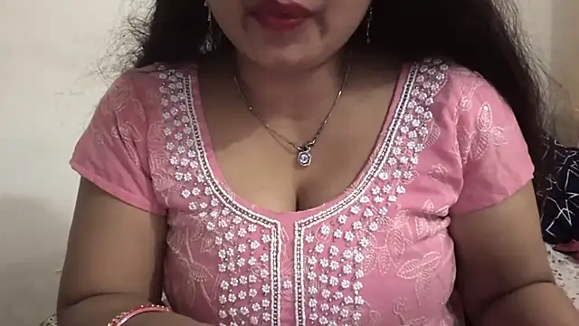 Snapshot of Gulaboo_bhabi chatting on February 3, 2025, 5:40 am Gulaboo bhabi online show from February 3, 2025, 5:40 am