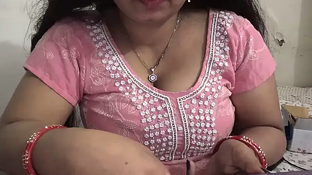 Snapshot of Gulaboo_bhabi chatting on February 3, 2025, 10:36 am Gulaboo bhabi online show from February 3, 2025, 10:36 am