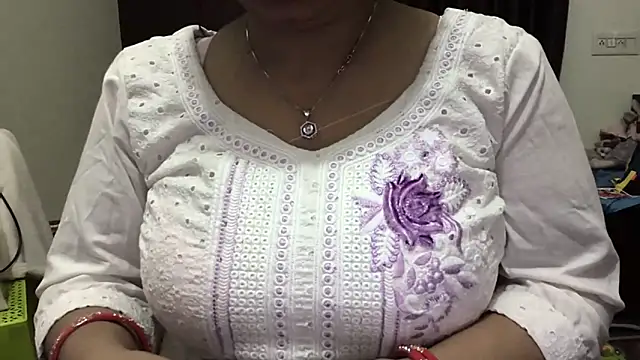 Snapshot of Gulaboo_bhabi chatting on February 3, 2025, 4:10 pm Gulaboo bhabi online show from February 3, 2025, 4:10 pm