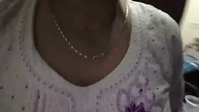 Snapshot of Gulaboo_bhabi chatting on March 9, 2025, 7:59 pm Gulaboo bhabi online show from March 9, 2025, 7:59 pm
