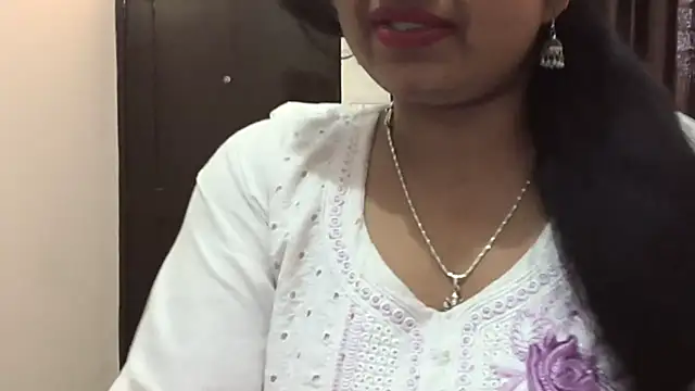 Snapshot of Gulaboo_bhabi chatting on March 11, 2025, 5:16 am Gulaboo bhabi online show from March 11, 2025, 5:16 am