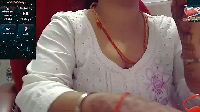 Snapshot of Gulaboo_bhabi chatting on October 11, 2025, 1:42 pm Gulaboo bhabi online show from October 11, 2025, 1:42 pm