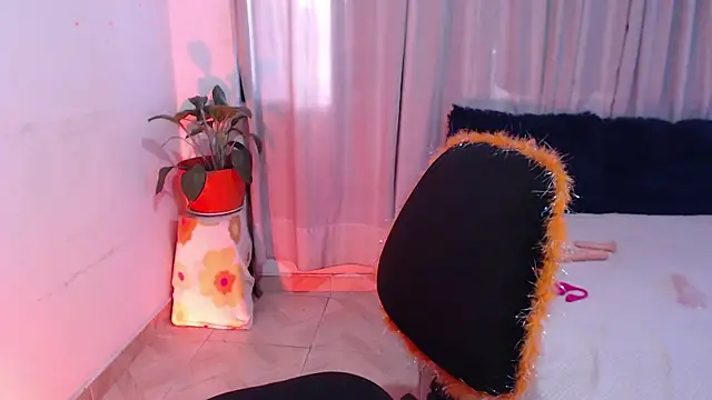 Zoe--khalL online show from December 16, 2024, 10:56 pm