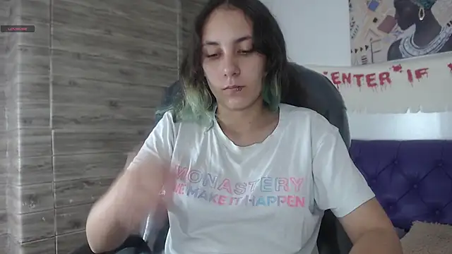 xlunna online show from December 6, 2024, 1:33 pm