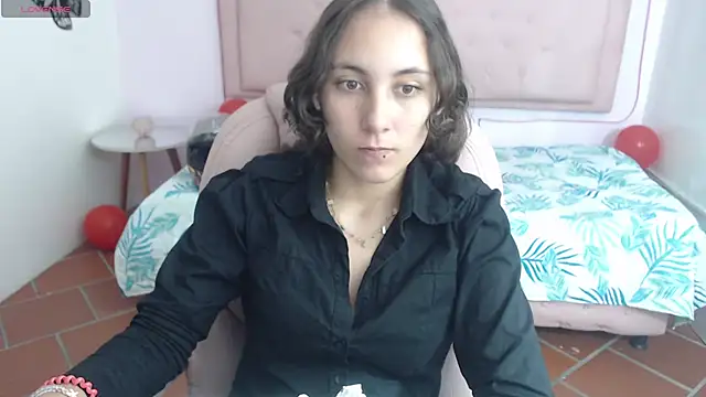 xlunna online show from February 15, 2025, 8:22 pm