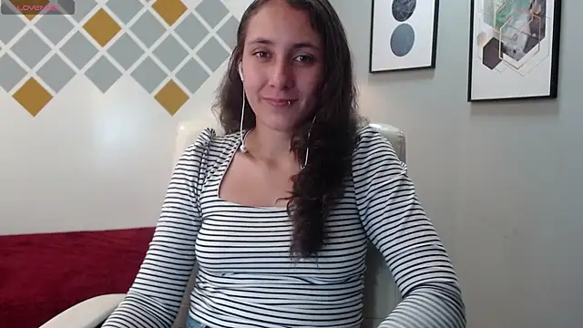 xlunna online show from December 19, 2025, 9:00 pm