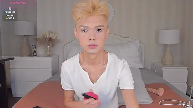 Felix Rey online show from November 12, 2025, 5:24 pm