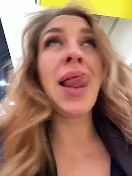 Snapshot of Sweet___Emily chatting on January 27, 2025, 2:35 pm Sweet   Emily online show from January 27, 2025, 2:35 pm