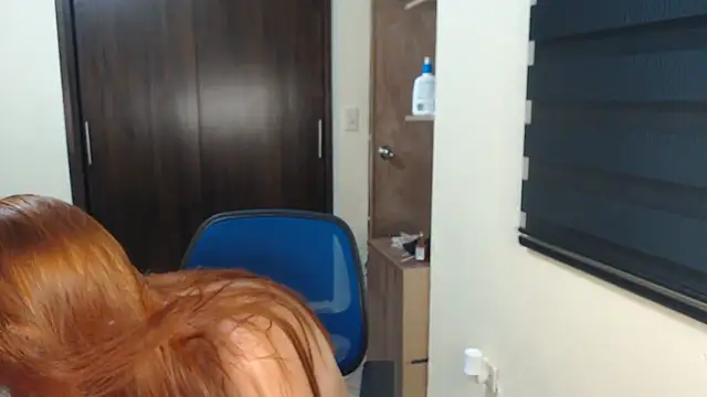 Snapshot of Amy_Walker chatting on December 2, 2024, 8:33 pm Amy Walker online show from December 2, 2024, 8:33 pm