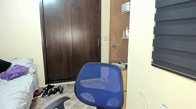 Snapshot of Amy_Walker chatting on February 17, 2025, 6:59 pm Amy Walker online show from February 17, 2025, 6:59 pm