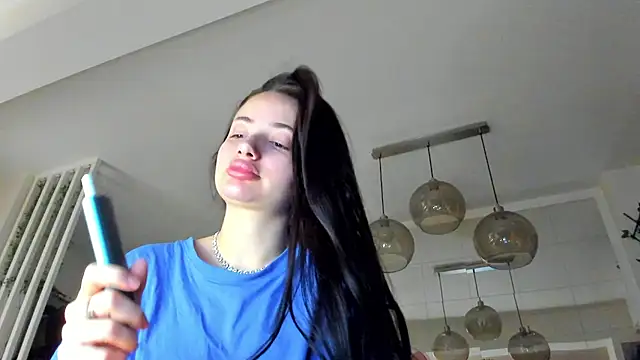 IreneVON online show from November 4, 2025, 4:33 am