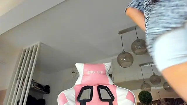 IreneVON online show from February 3, 2026, 5:05 am