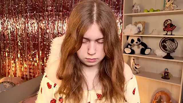 FioraMarmoris online show from April 22, 2026, 6:27 am