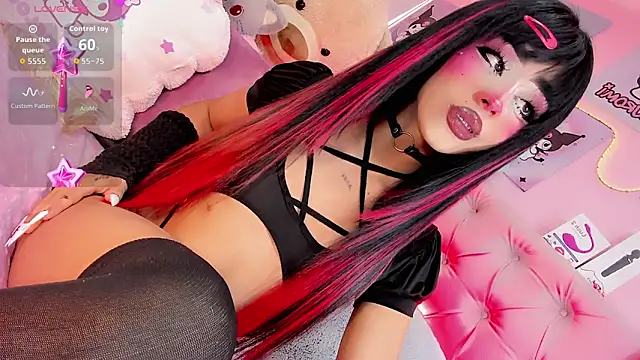 Snapshot of Cute_Roxxy chatting on April 25, 2026, 3:53 pm Cute Roxxy online show from April 25, 2026, 3:53 pm