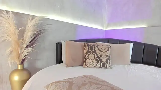 Nicol Lopez 1 online show from November 15, 2025, 9:00 pm