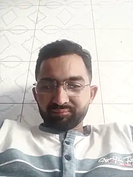 sagarghai07 online show from April 11, 2026, 11:58 am