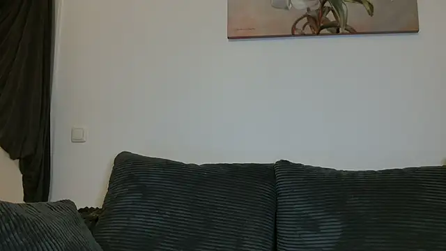 Snapshot of Jasmin-White chatting on February 9, 2026, 6:34 pm Jasmin-White online show from February 9, 2026, 6:34 pm