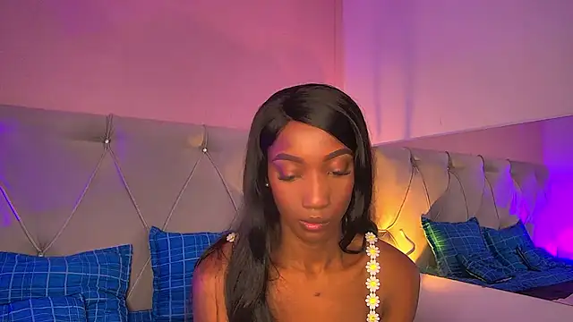 FiorelaLenin online show from October 18, 2025, 1:56 pm