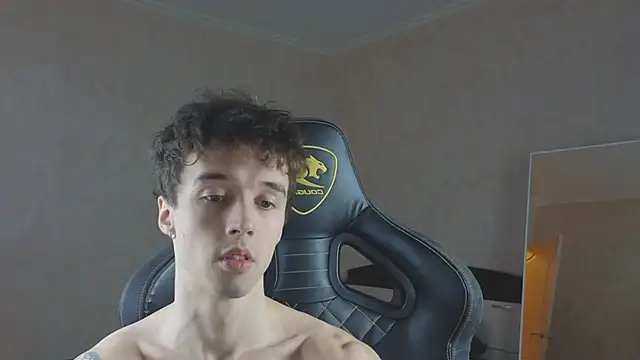 MasonWarholl online show from November 21, 2025, 9:35 pm