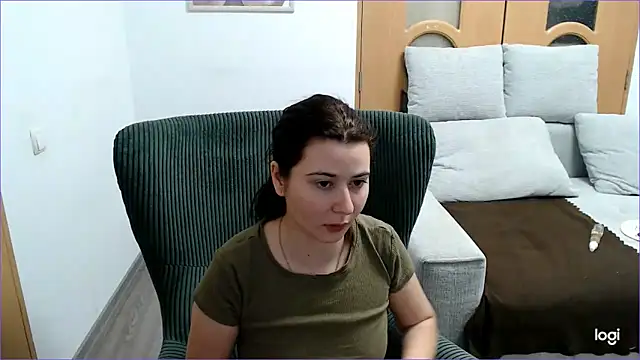 VioletaFlower7 online show from February 24, 2026, 8:18 pm