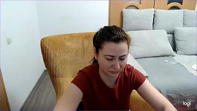 VioletaFlower7 online show from April 14, 2026, 9:59 am