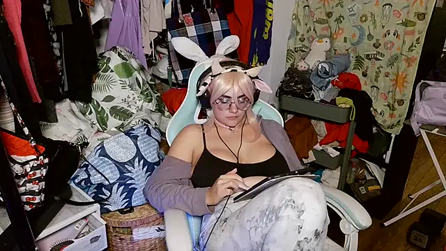 Snapshot of mochi_rainbow chatting on January 14, 2025, 4:57 am mochi rainbow online show from January 14, 2025, 4:57 am