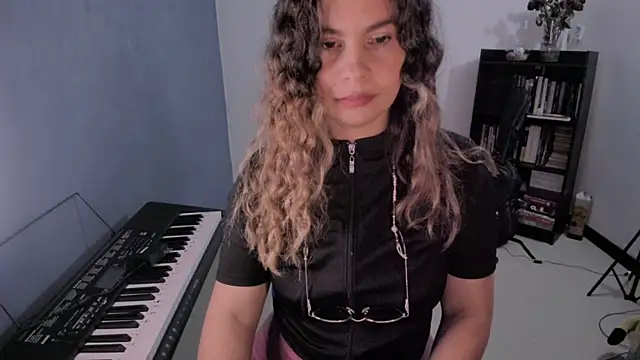 gigi stephans online show from July 14, 2026, 1:52 am