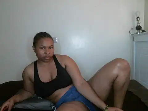 Snapshot of R-thequeen chatting on January 4, 2025, 11:54 am R-thequeen online show from January 4, 2025, 11:54 am