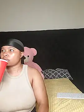 R-thequeen online show from March 23, 2026, 9:41 pm