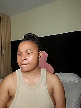 R-thequeen online show from April 24, 2026, 11:01 am