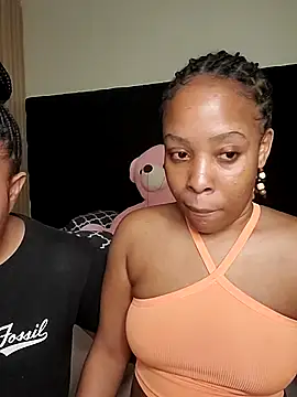 R-thequeen online show from July 30, 2026, 11:42 am