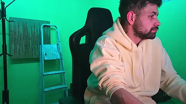 Snapshot of savage_daddyy chatting on January 8, 2025, 3:51 am savage daddyy online show from January 8, 2025, 3:51 am