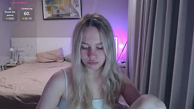 Snapshot of annabel8 chatting on December 6, 2024, 7:45 pm annabel8 online show from December 6, 2024, 7:45 pm