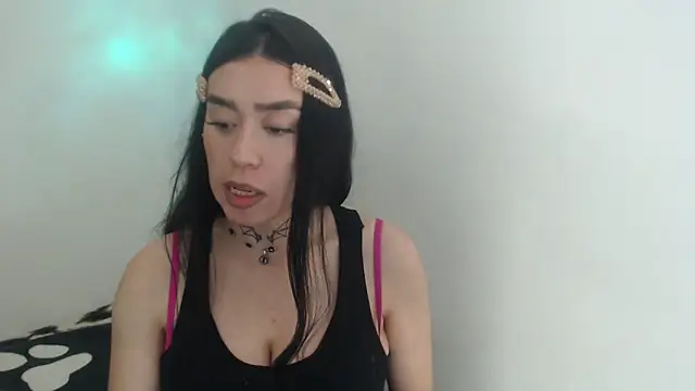 Julieta De Los Angeles online show from April 15, 2026, 12:06 am