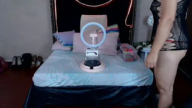 Snapshot of VioletaaaSlave chatting on October 26, 2025, 10:54 am VioletaaaSlave online show from October 26, 2025, 10:54 am